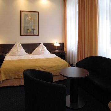 מלון Royal Plaza 3*