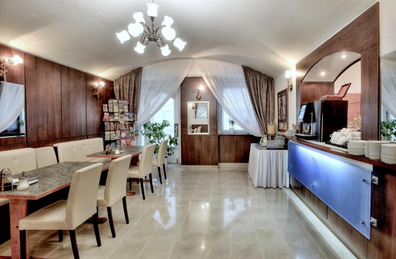 מלון Royal Plaza