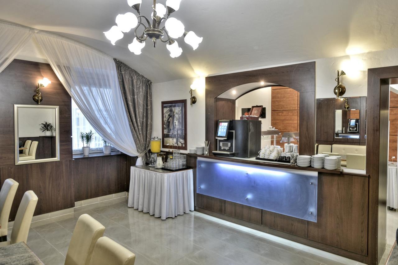 מלון Royal Plaza 3*