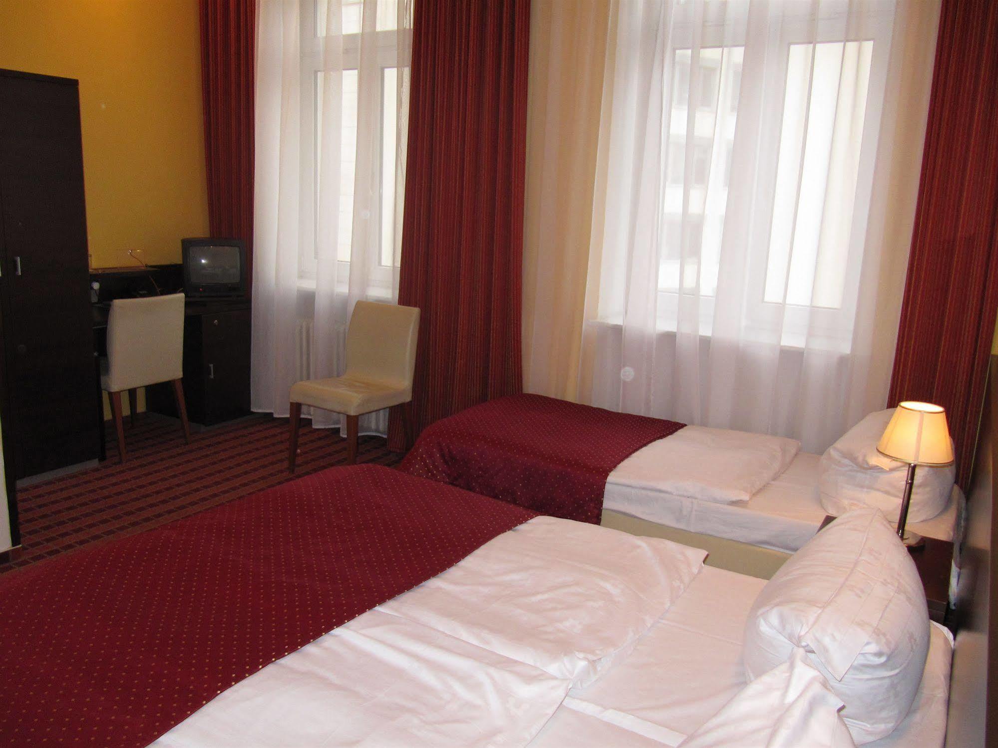Royal Plaza 3* Praha